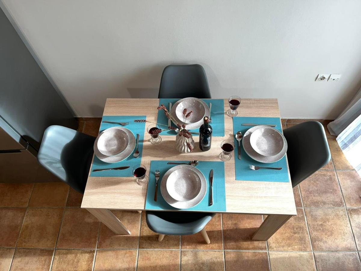 The Comfort Raches (Ikaria)