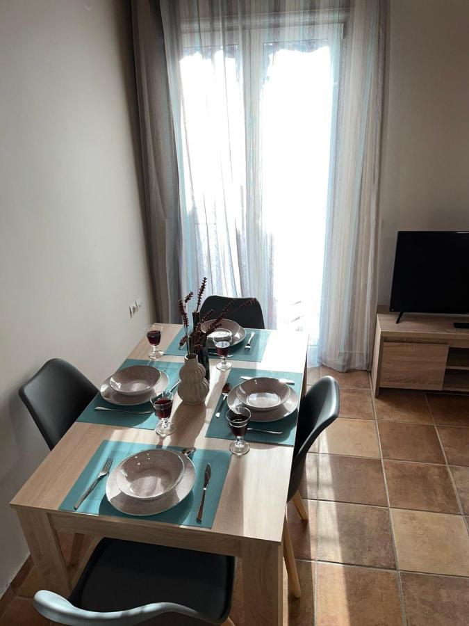 The Comfort * Raches (Ikaria)